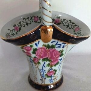 Vtg Foral and Gold Ceramic Basket by European Designs.